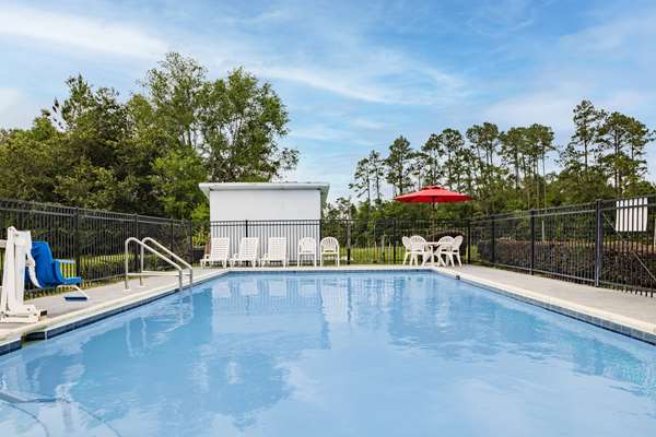 Pool - Days Inn West Pensacola - I-10, Exit 7