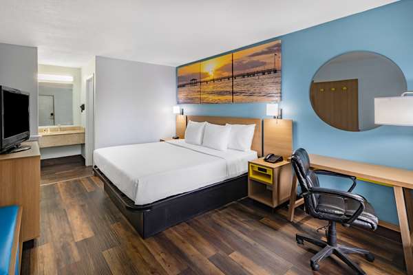  - Days Inn West Pensacola - I-10, Exit 7