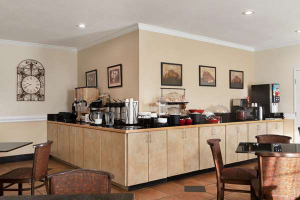 Restaurant - Ramada Limited Hotel Elizabethtown - I-65, Exit 94