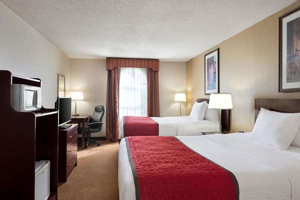  - Ramada Limited Hotel Elizabethtown - I-65, Exit 94
