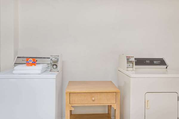  - Super 8 Motel Melbourne