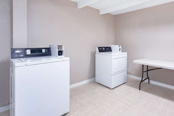 Amenities - Super 8 Motel Melbourne