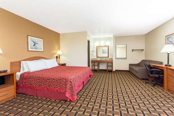  - Days Inn Paxton - I-80, Exit 145