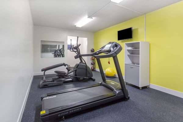 Fitness/ Exercise Room - Days Inn Paxton - I-80, Exit 145