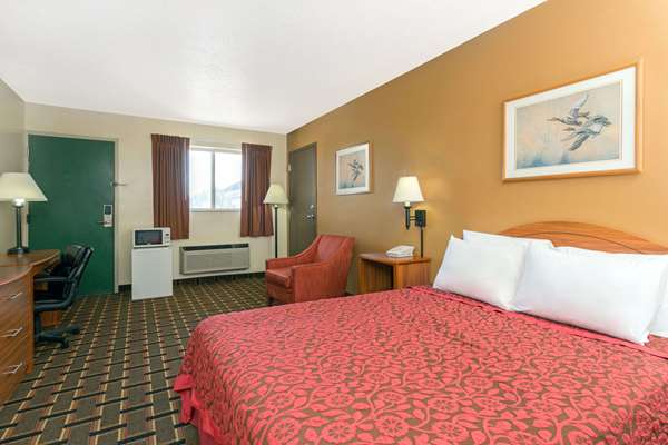  - Days Inn Paxton - I-80, Exit 145