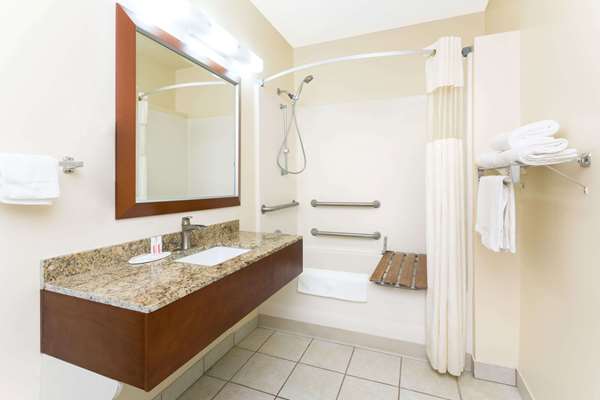  - Days Inn Paxton - I-80, Exit 145