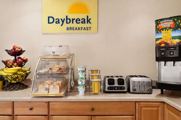 Restaurant - Days Inn Auburn