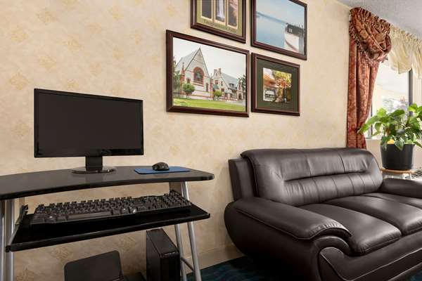 Conference Area - Days Inn Auburn