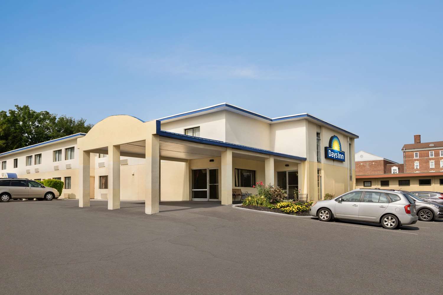 Days Inn Auburn, NY See Discounts