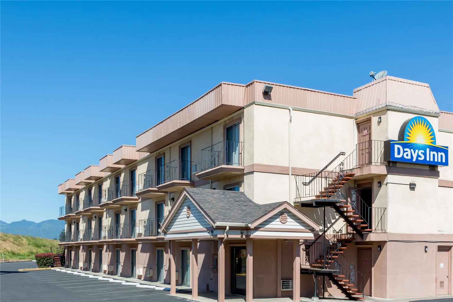 Days Inn Medford
