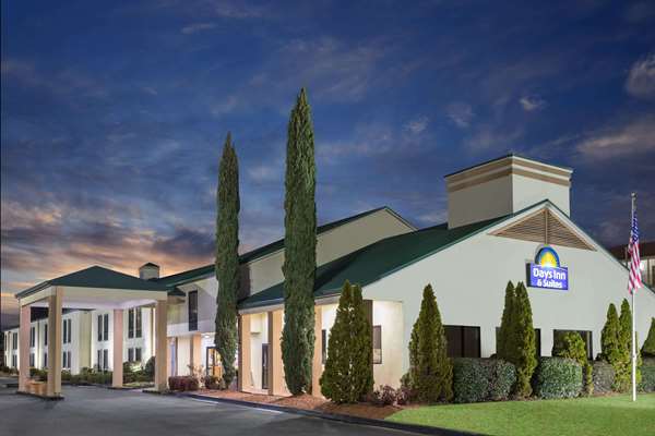 Exterior view - Days Inn & Suites Norcross