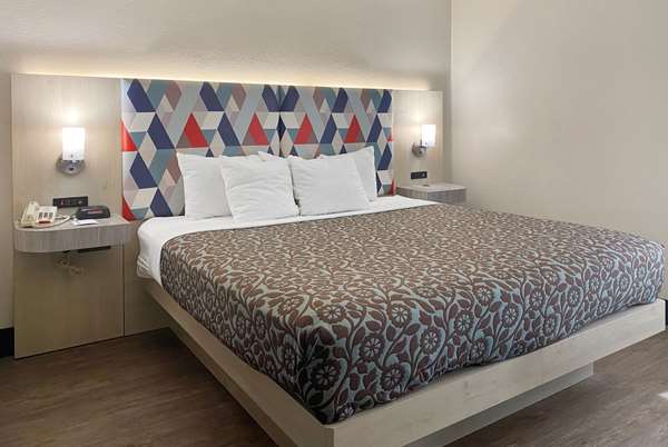  - Days Inn & Suites Norcross