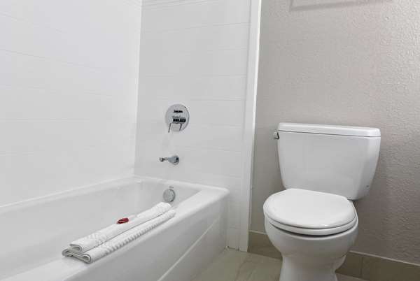  - Days Inn & Suites Norcross