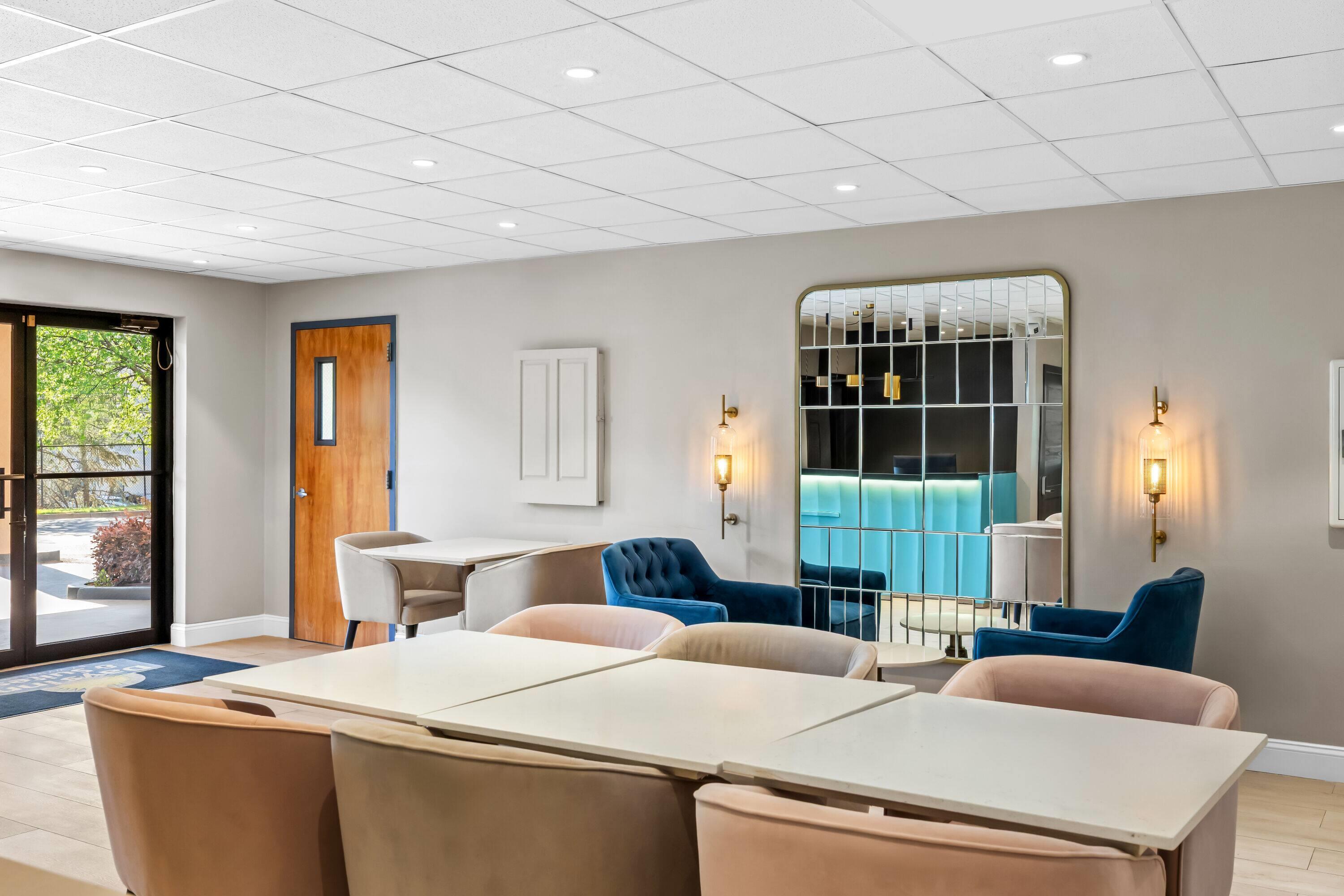 Lobby | Days Inn & Suites by Wyndham Norcross