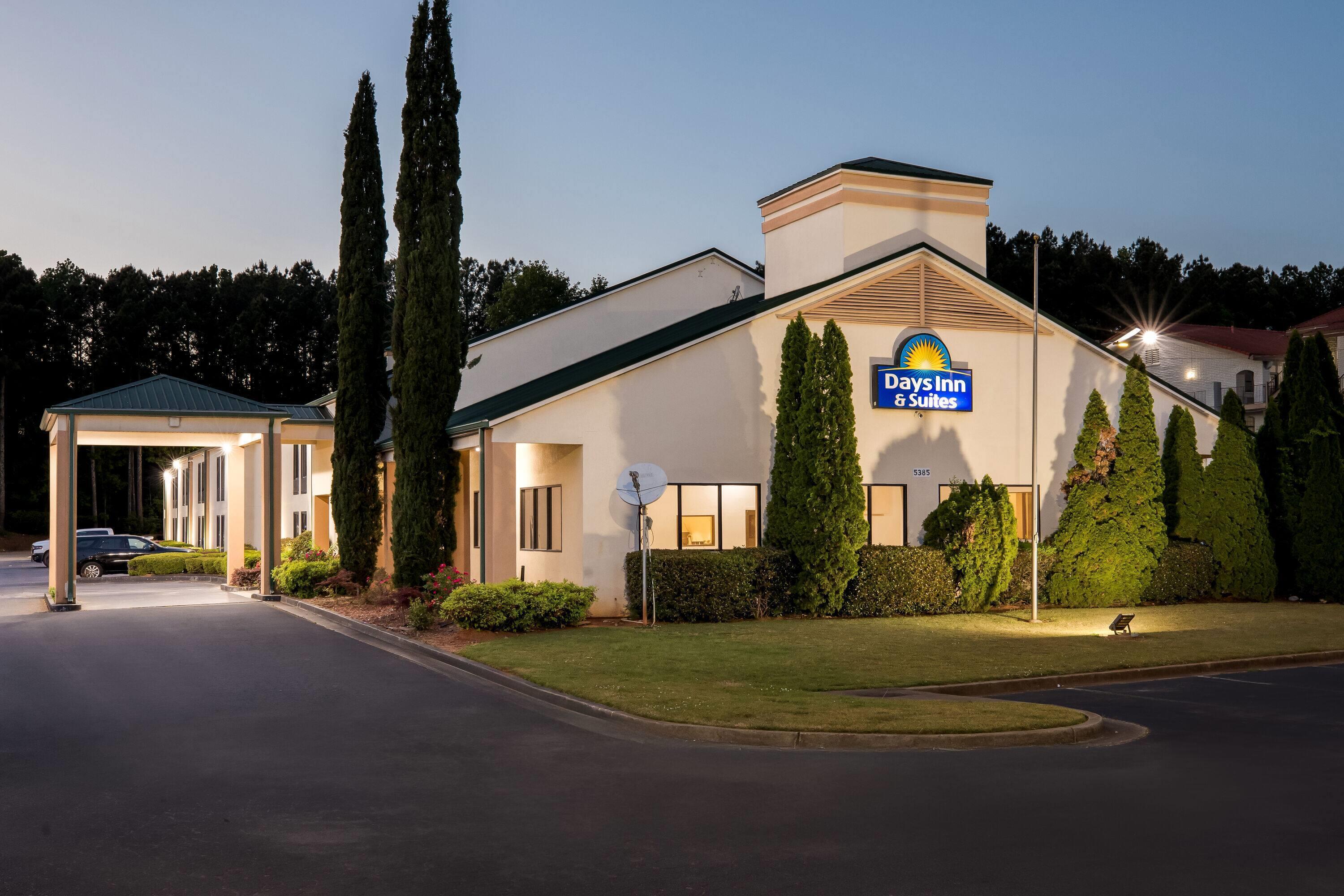Exterior | Days Inn & Suites by Wyndham Norcross