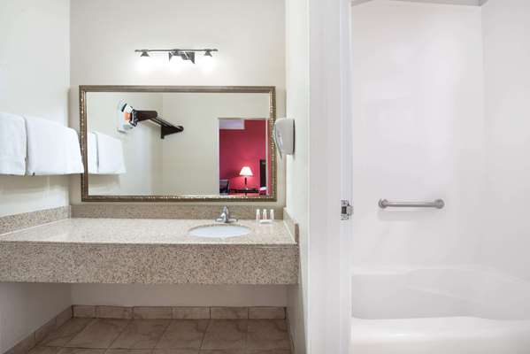  - Ramada Inn Airport San Diego