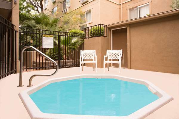 Pool - Days Inn Thunderbird St George - I-15, Exit 8