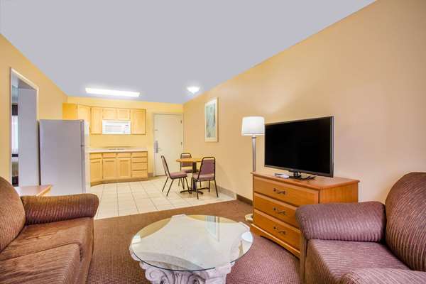 Suite - Days Inn Thunderbird St George - I-15, Exit 8