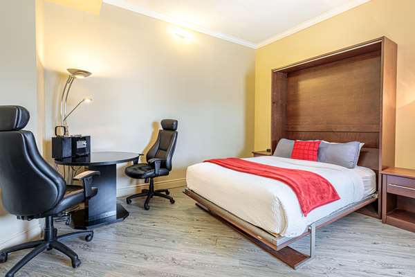 Suite - Days Inn Berthierville