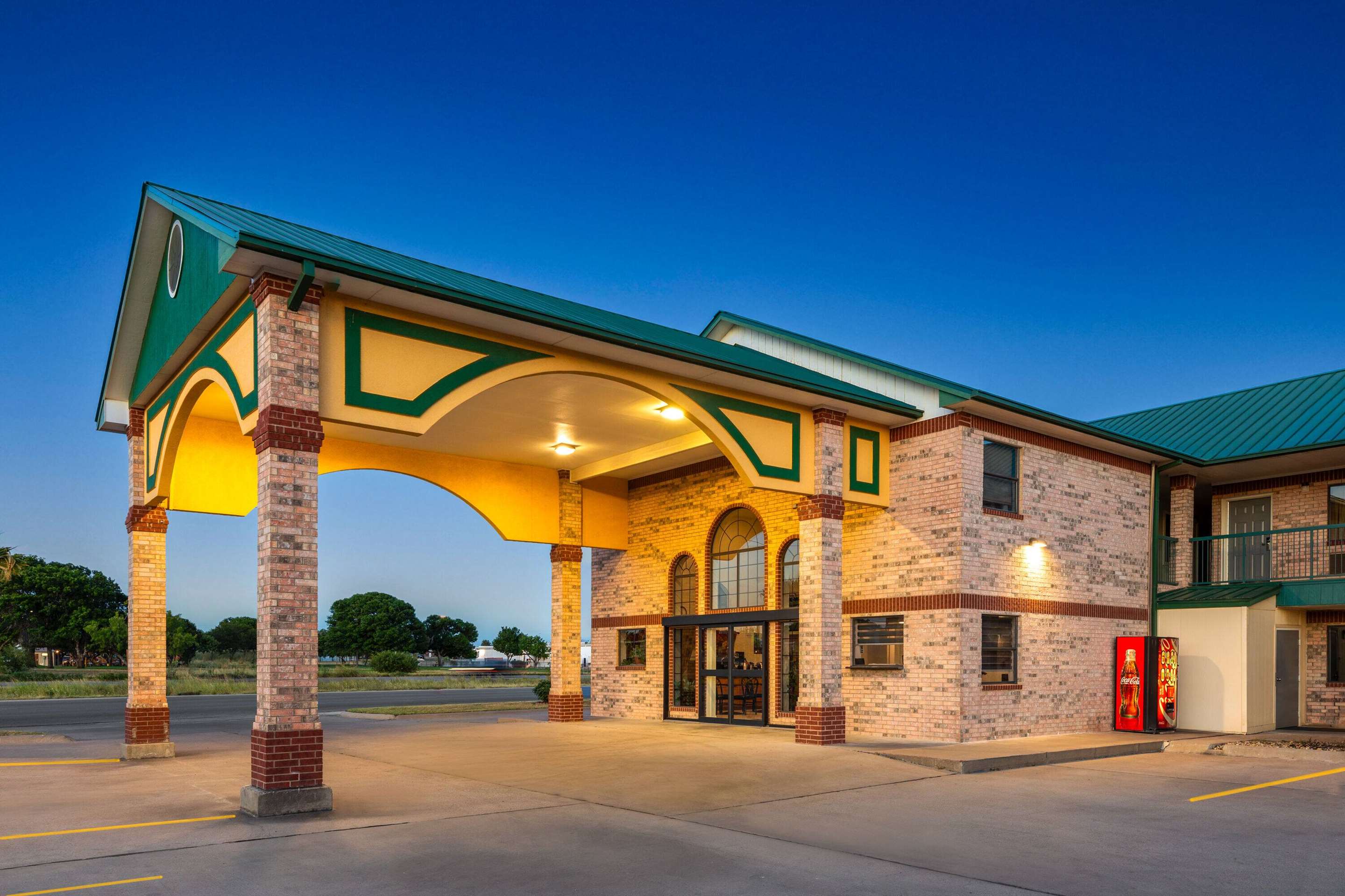 Exterior | Ramada Limited San Angelo