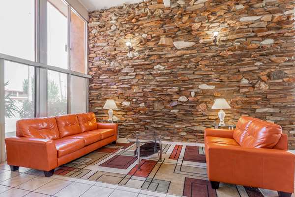  - Howard Johnson Inn Airport Phoenix