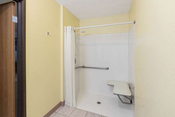  - Super 8 Hotel Fountain - I-25, Exit 128