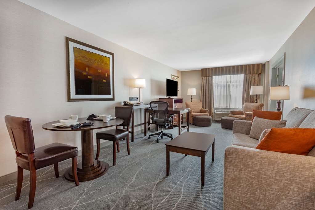 WINGATE BY WYNDHAM TINLEY PARK-guestroom-Guest Room,Suite,On-Site.jpg