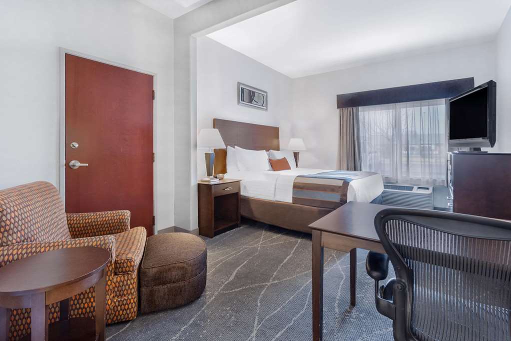 WINGATE BY WYNDHAM TINLEY PARK-guestroom-Guest Room,On-Site.jpg