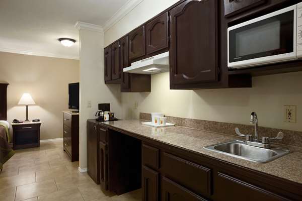 Suite - Super 8 Motel Downtown McAllen