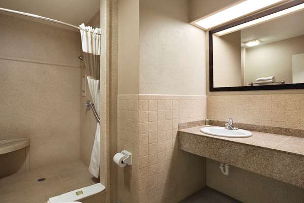  - Super 8 Motel Downtown McAllen