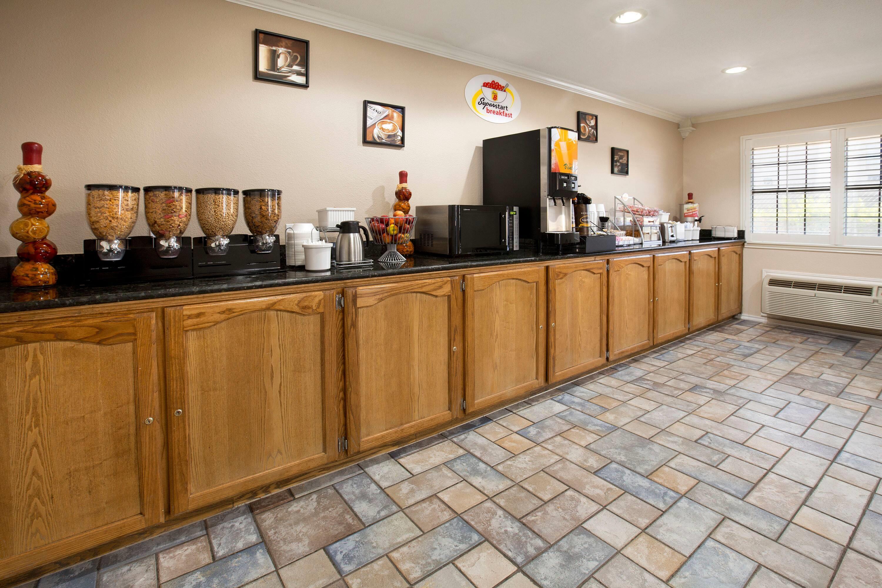 Restaurant | Super 8 Wyndham McAllen Downtown- City Center-Plaza Mall-Airport