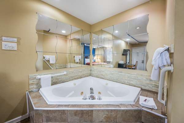  - Knights Inn Trevose - I-276, Exit 351 & 352