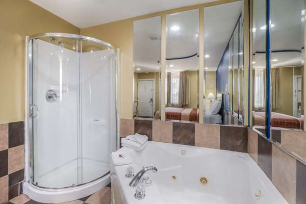  - Knights Inn Trevose - I-276, Exit 351 & 352