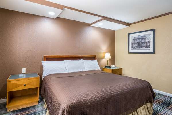  - Knights Inn Trevose - I-276, Exit 351 & 352