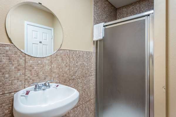 Suite - Knights Inn Trevose - I-276, Exit 351 & 352