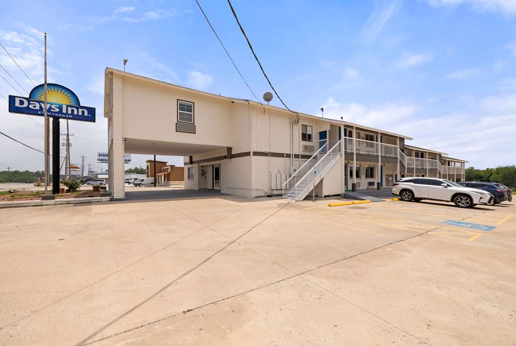 Days Inn Kenedy