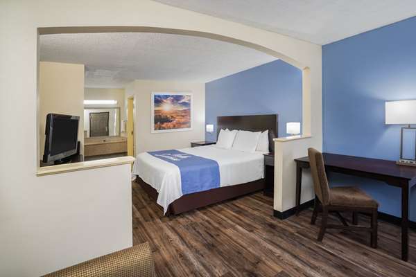  - Days Inn North Clarksville - I-24, Exit 4