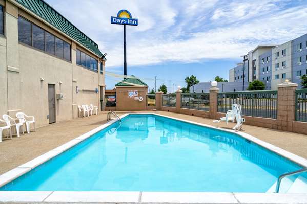 Pool - Days Inn North Clarksville - I-24, Exit 4
