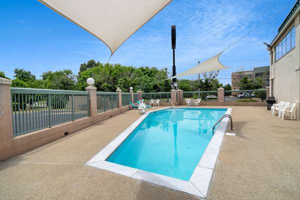 Pool - Days Inn North Clarksville - I-24, Exit 4