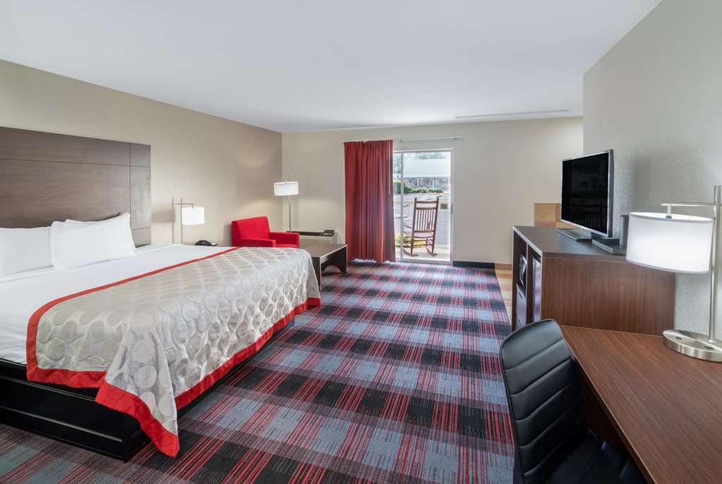 RAMADA BY WYNDHAM MAGGIE VALLEY-guestroom-Guest Room,Suite,On-Site.jpg