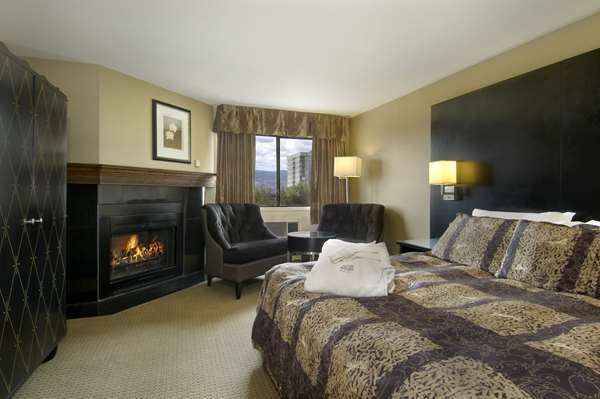 Suite - Ramada Hotel Kelowna