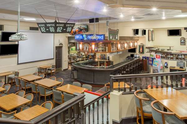 Bar - Ramada Hotel Kelowna