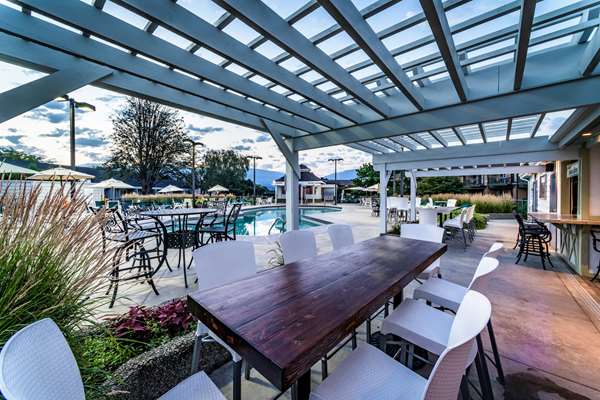 Pool - Ramada Hotel & Suites Penticton