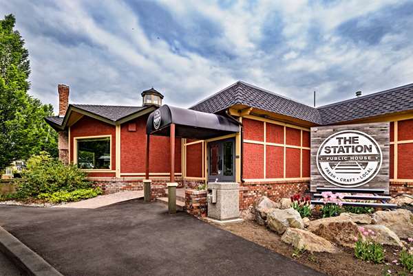 Restaurant - Ramada Hotel & Suites Penticton