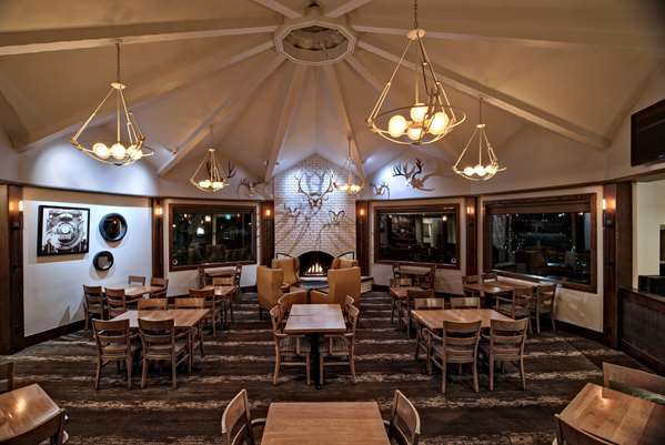 Restaurant - Ramada Hotel & Suites Penticton