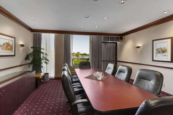  - Ramada Hotel Harbourview Belleville