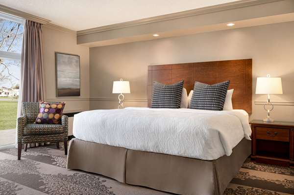 Suite - Ramada Inn & Conference Centre Cornwall