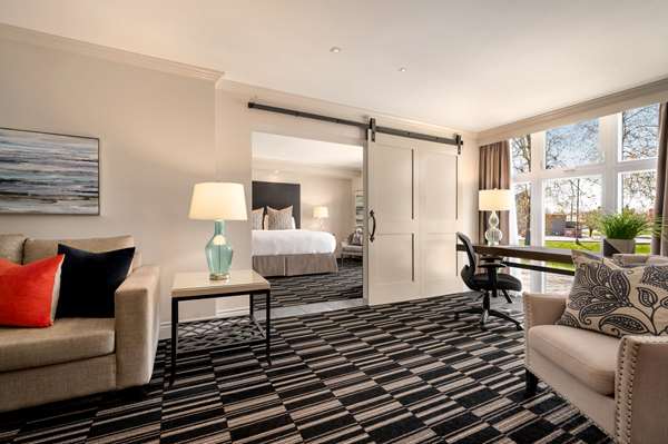 Suite - Ramada Inn & Conference Centre Cornwall