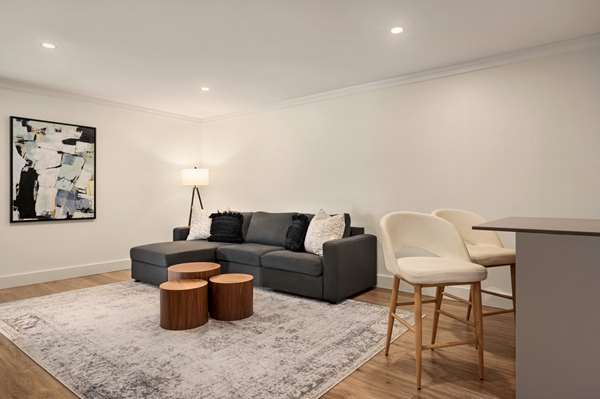 Suite - Ramada Inn & Conference Centre Cornwall