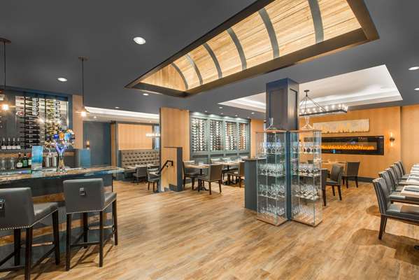 Restaurant - Ramada Plaza Hotel Niagara Falls